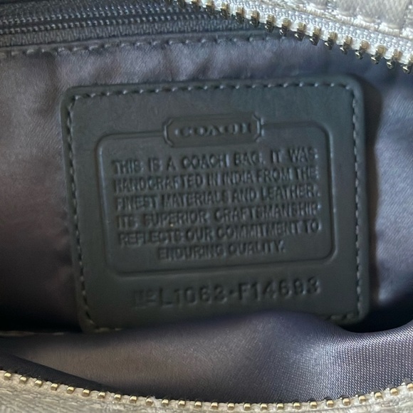 Coach: Gray (F14693) Signature C Canvas Tote Bag - Picture 3 of 16